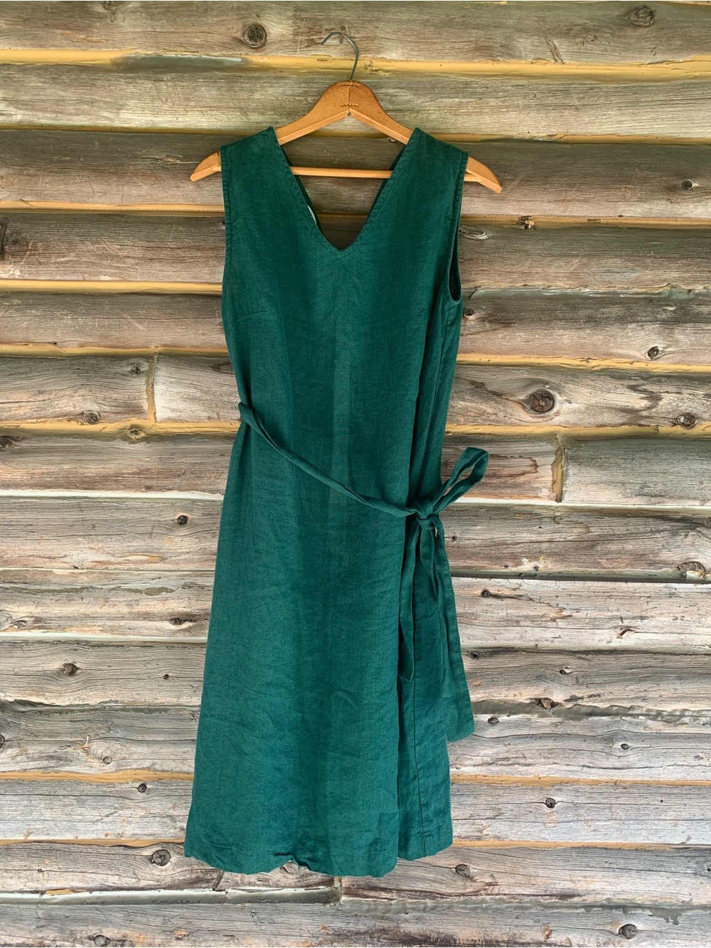 Linenfox Sleeveless V-Neck Wrap Dress in emerald Green s/m